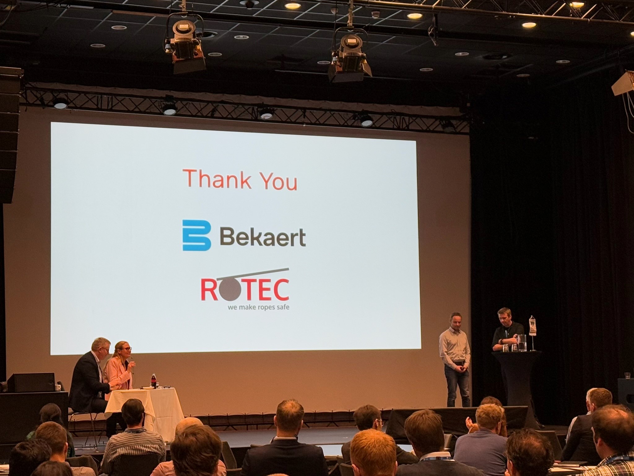 Dr. Martin Wehr von ROTEC und Dr. Alan Bell von Bridon-Bekaert aus UK sind Sprecher auf der Conference Subsea Lifting and Marine Operations auf der Bühne im Dezember 2024.